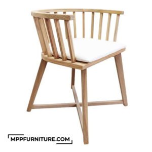 Arthur patio chair with cushion and natural teak wood frame – Indonesian furniture by MPP Furniture, ideal for patio and outdoor seating.
