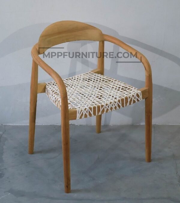 Custom teak dining chair for indoor or outdoor use, the Crescent model, with a durable white hand-woven rope seat for a modern coastal look. Made by Custom Furniture Manufacturer MPP Furniture