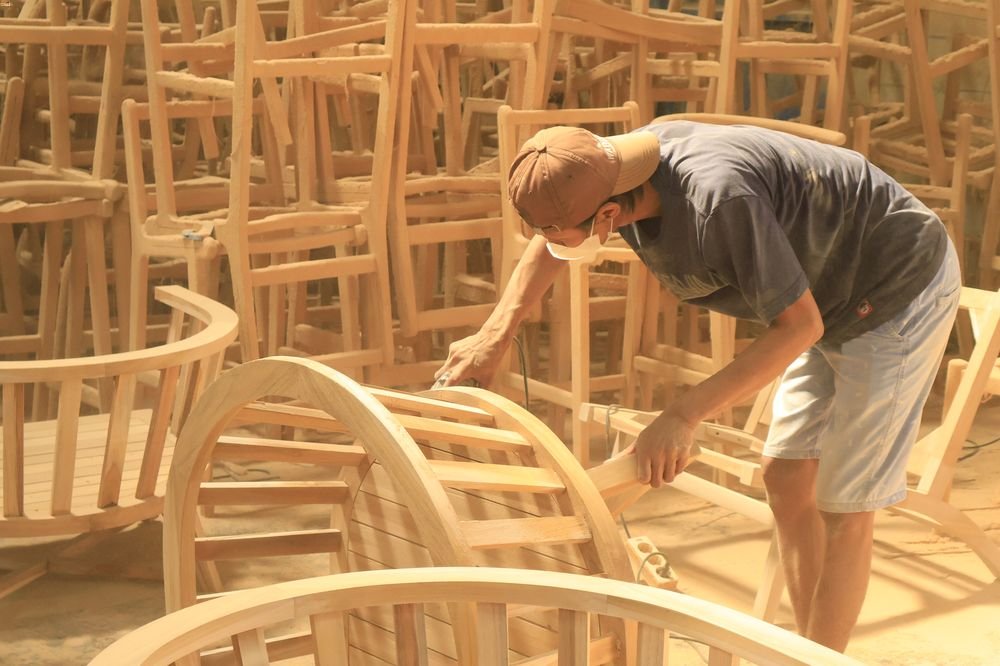 interesting facts about teak wood craftman assembling teak product by MPP Furniture